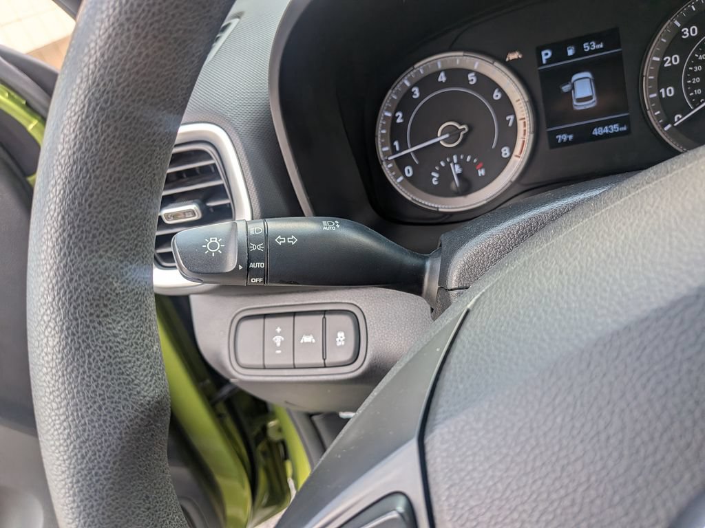 Used 2020 Hyundai Venue SE FWD image 26