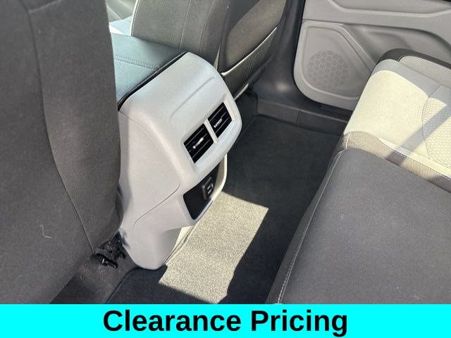 Used 2023 GMC Terrain SLE w/ Driver Convenience Package AWD/4WD image 32