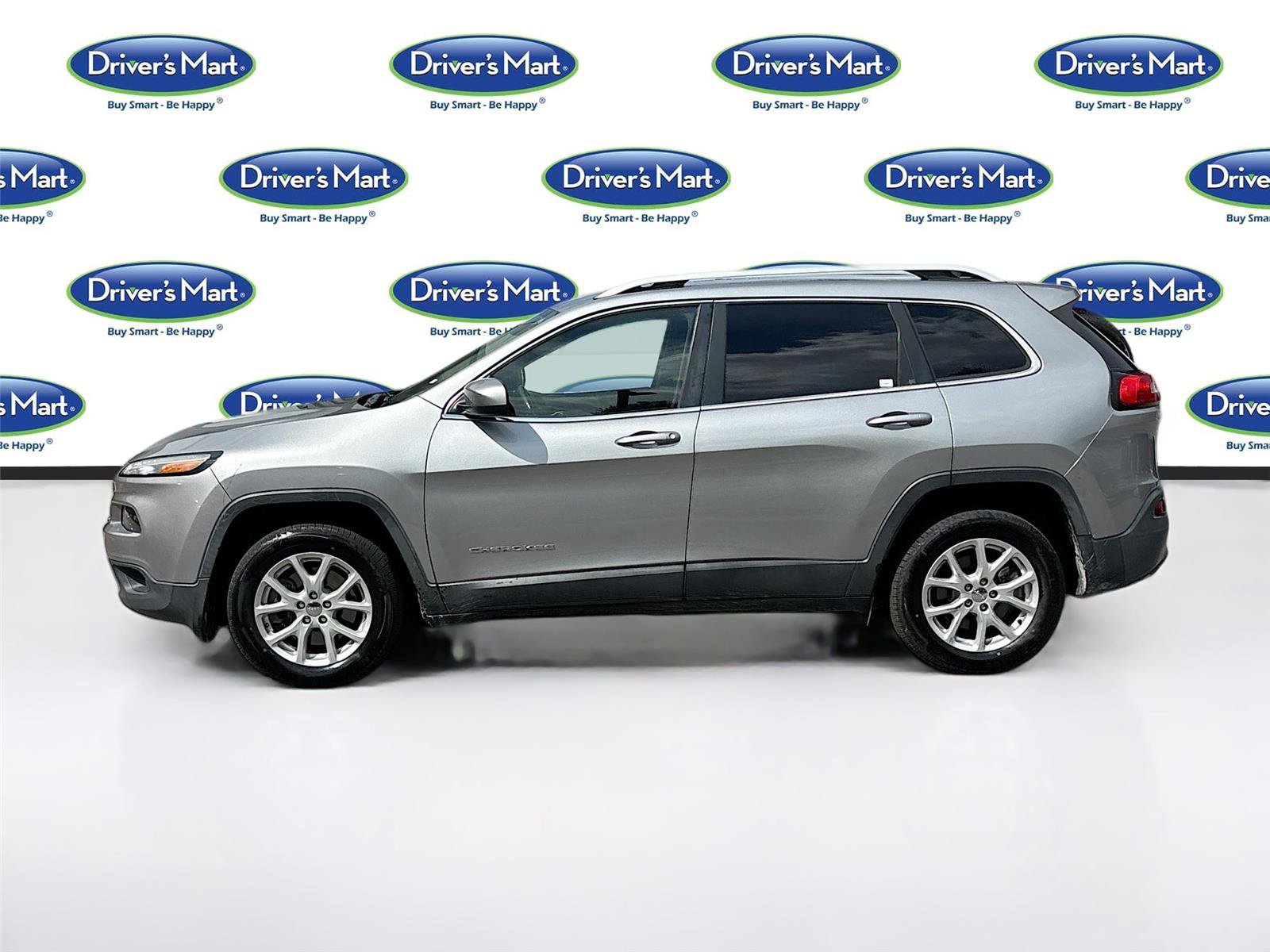 Used 2017 Jeep Cherokee Latitude w/ Cold Weather Group AWD/4WD image 4
