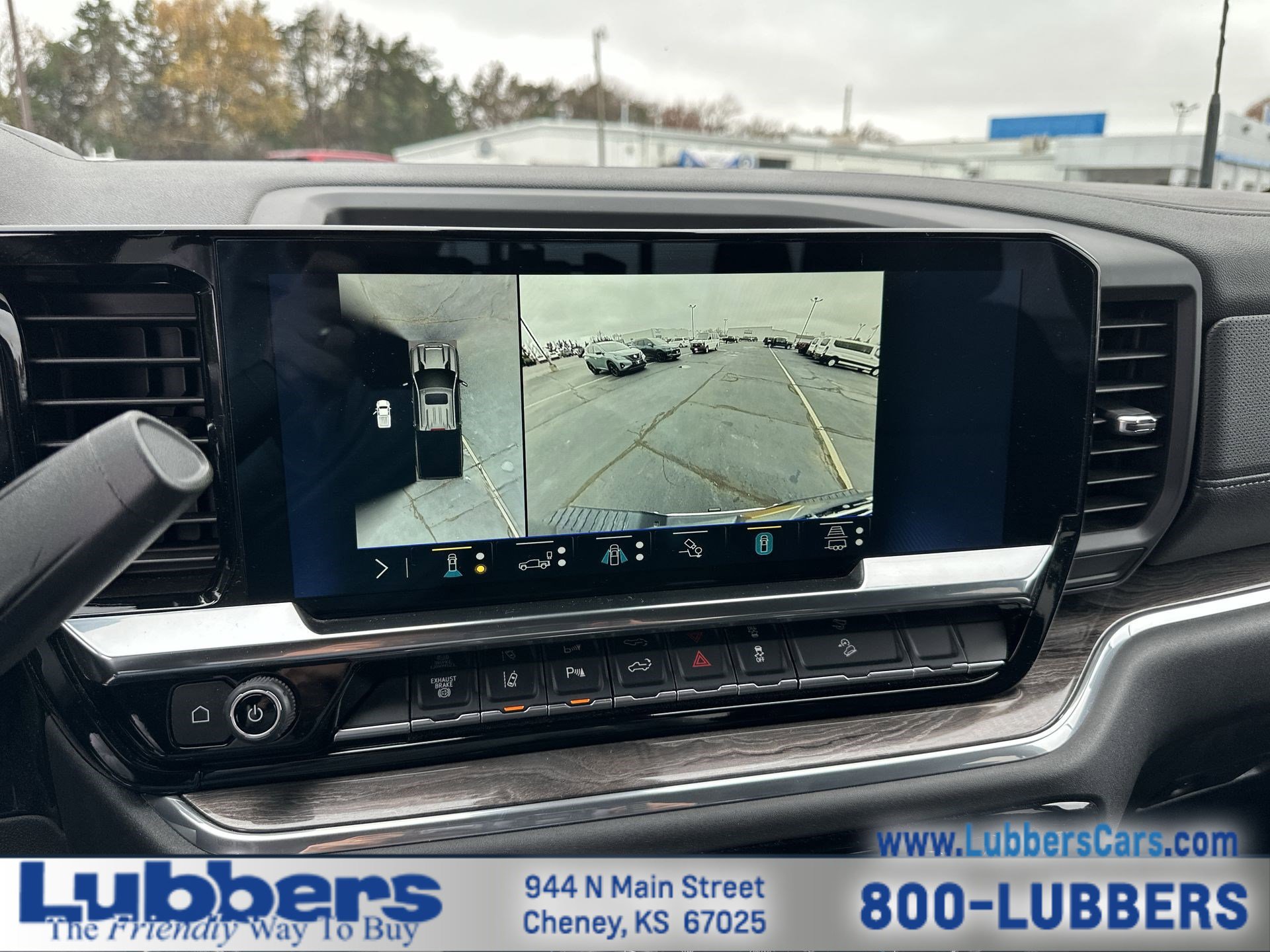 Used 2025 Chevrolet Silverado 2500 LTZ w/ LTZ Convenience Package image 17