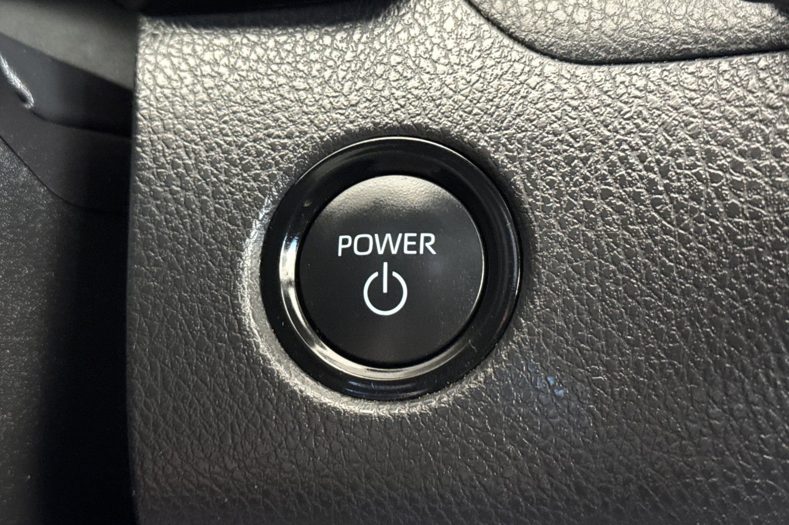 Used 2025 Toyota Camry SE w/ Convenience Package FWD image 21