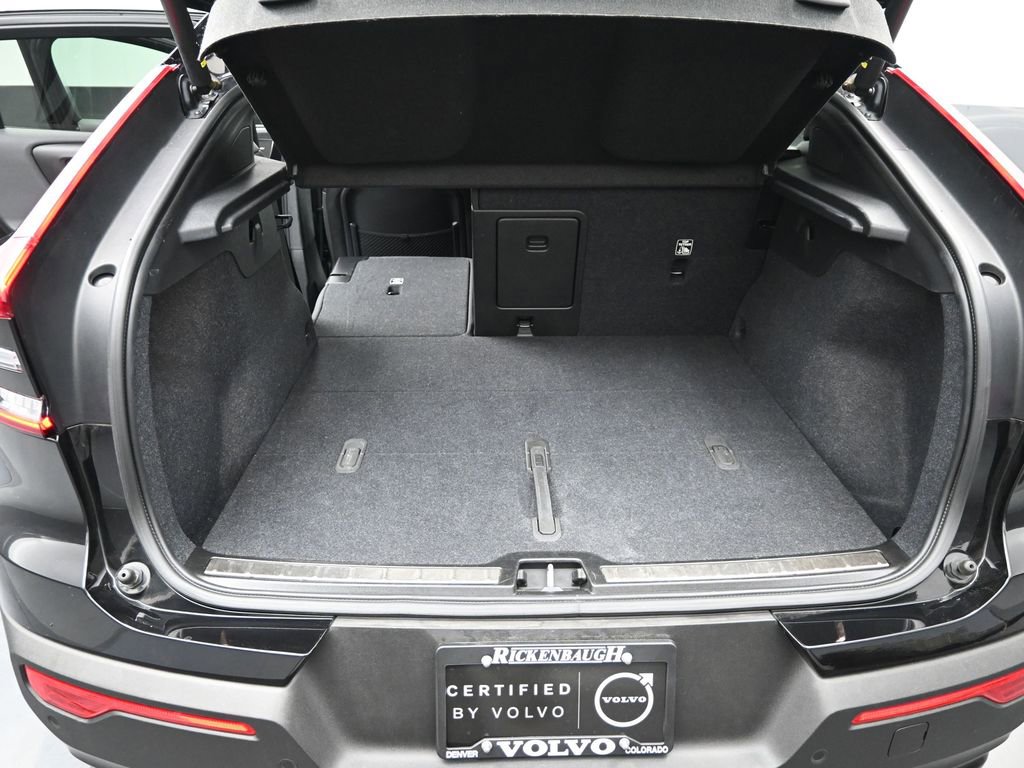 Used 2023 Volvo C40 P8 Recharge Ultimate image 16