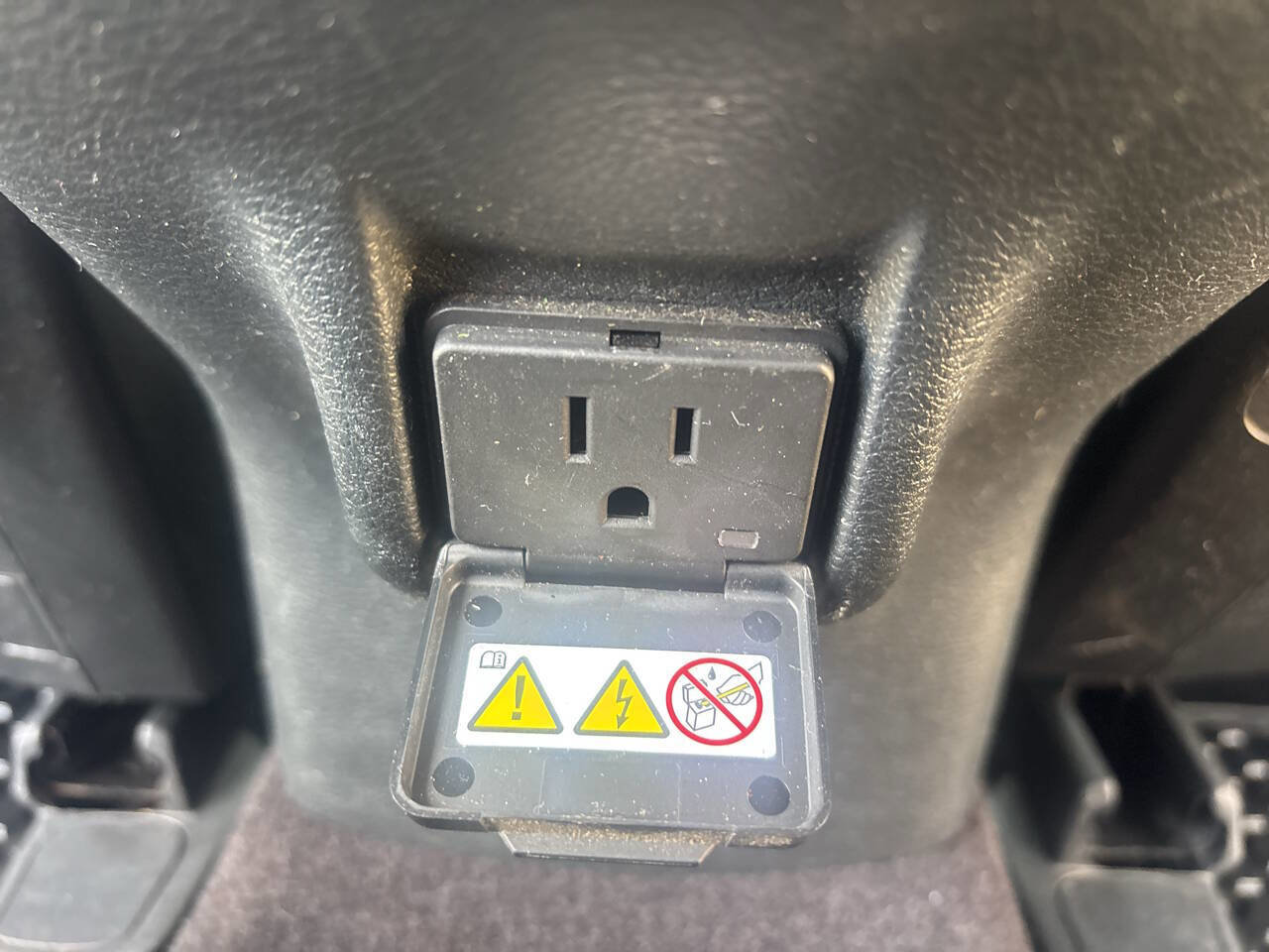 Used 2016 Jeep Cherokee Latitude w/ Cold Weather Group image 25