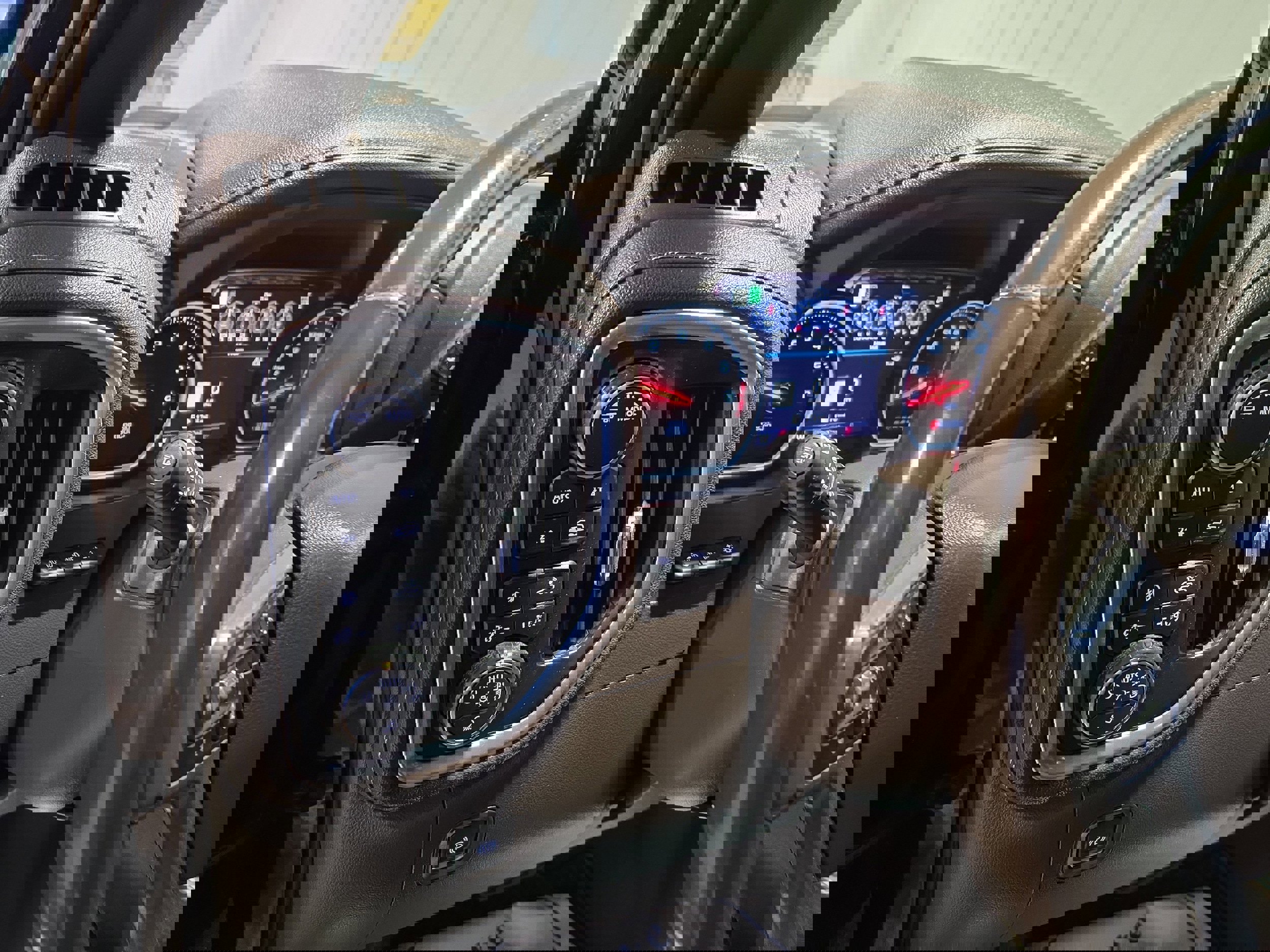 Used 2020 Chevrolet Silverado 1500 LTZ w/ LTZ Premium Package image 15