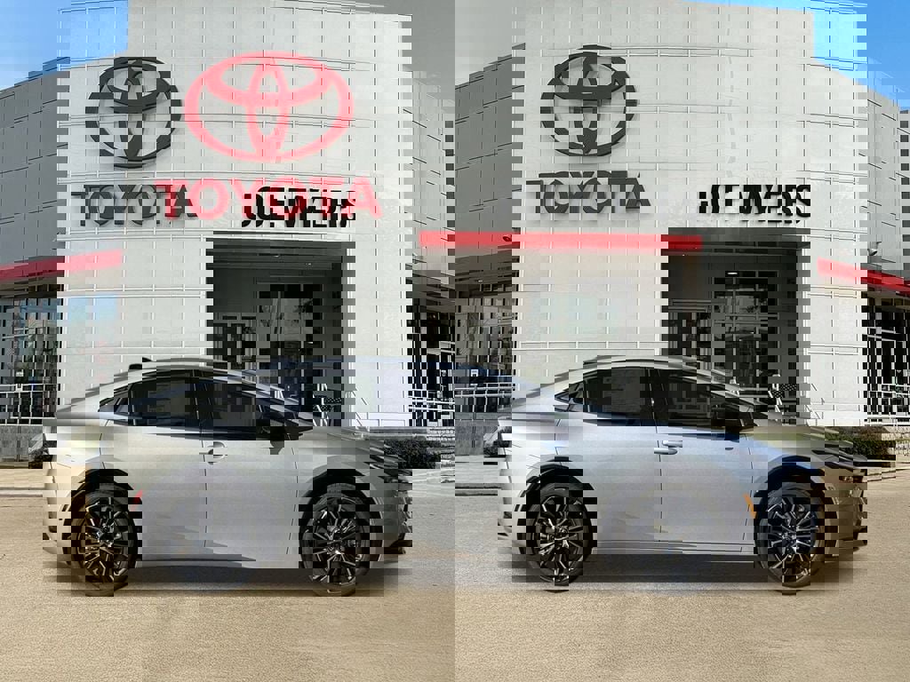 New 2026 Toyota Prius XLE FWD image 4