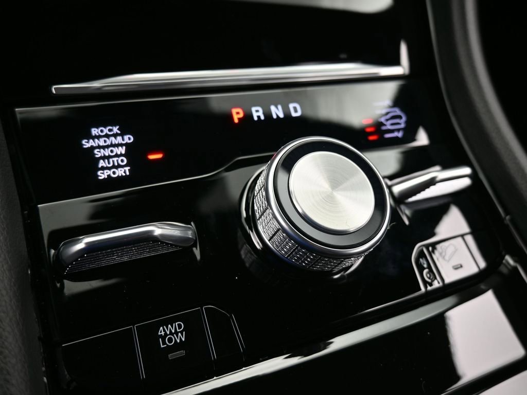 Used 2024 Jeep Grand Cherokee L Overland w/ Advanced Protech Group III image 33