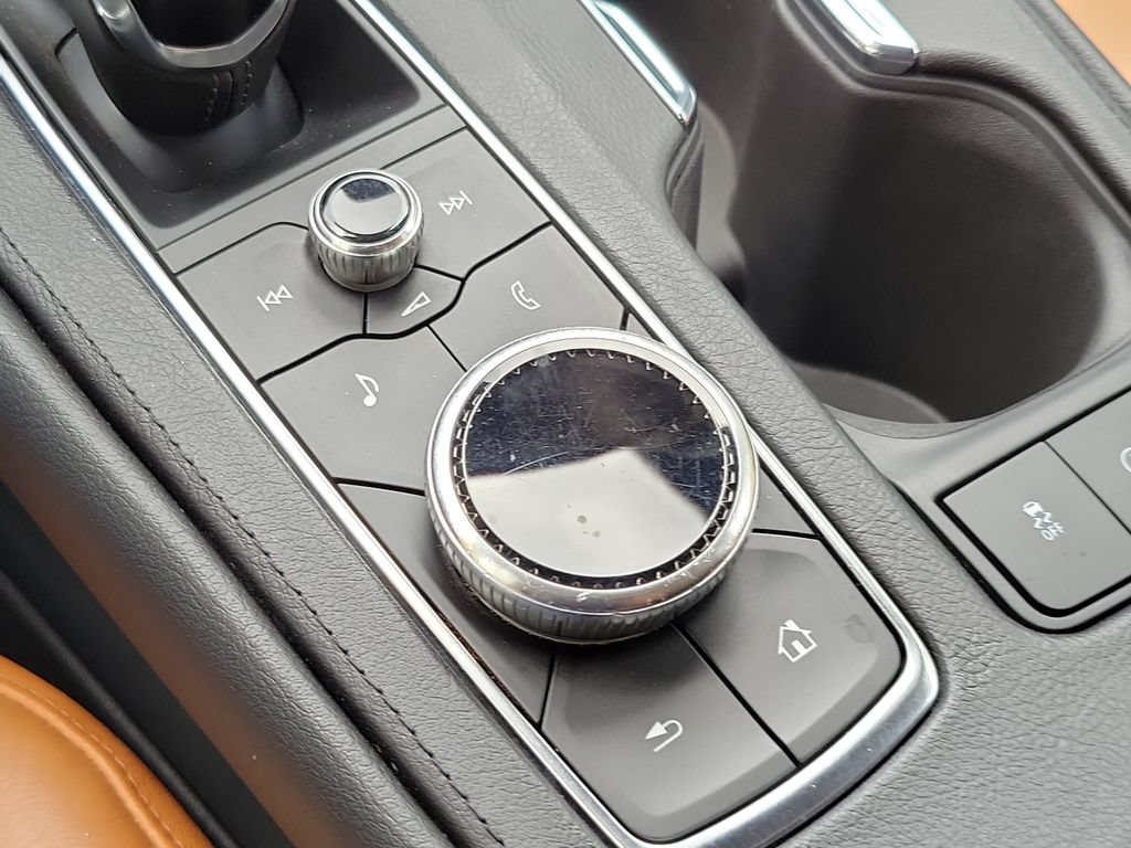 Used 2021 Cadillac XT4 Premium Luxury FWD image 26