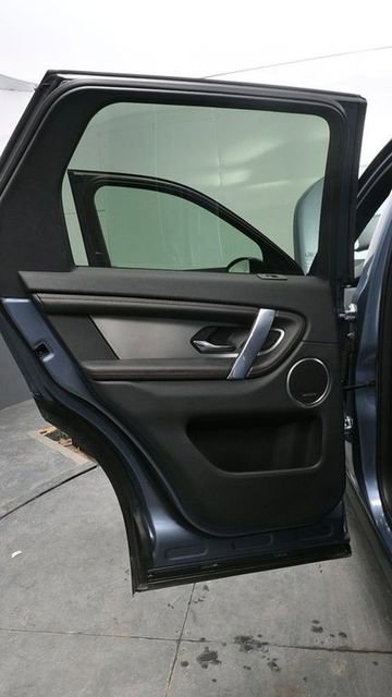 Used 2023 Land Rover Discovery Sport SE R-Dynamic AWD/4WD image 15