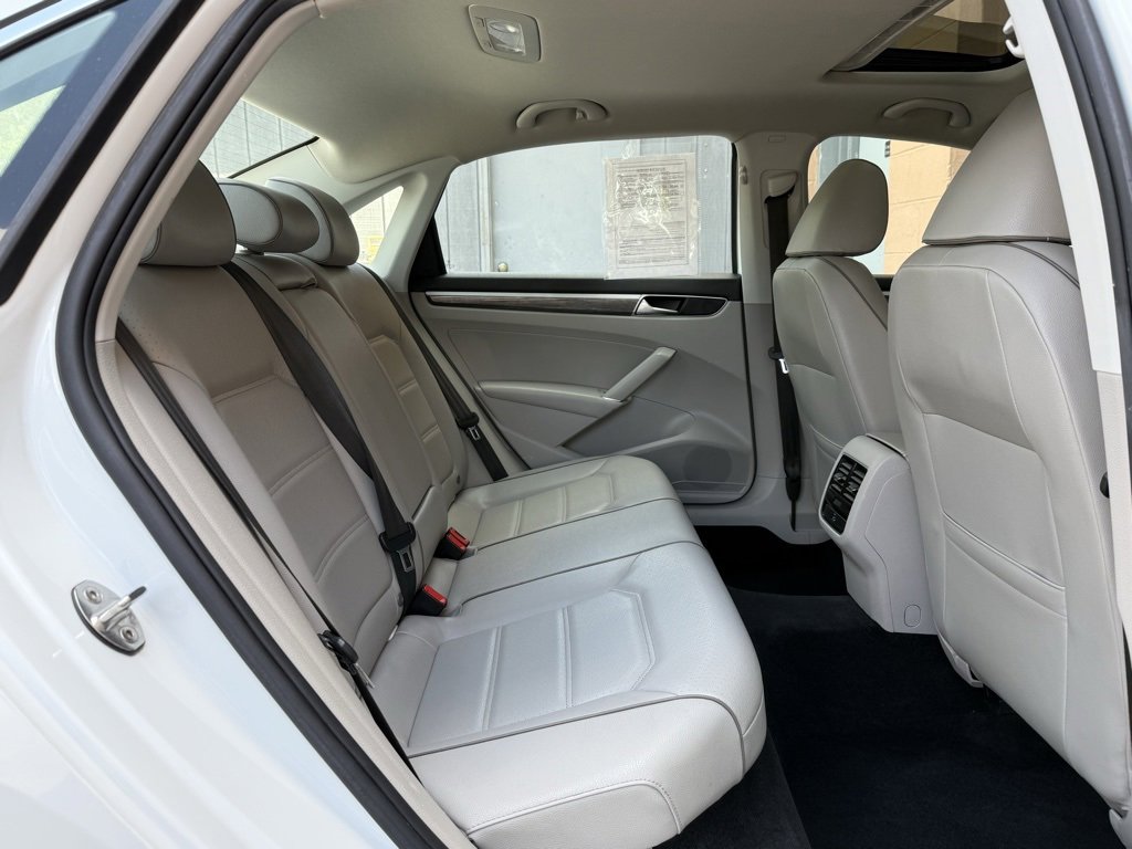 Used 2018 Volkswagen Passat 2.0T SE image 16