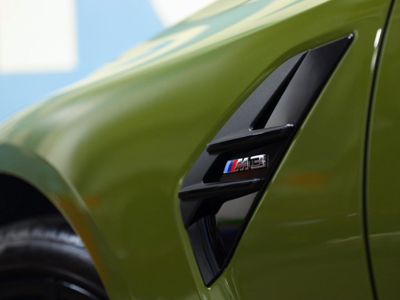 Used 2025 BMW M3 RWD image 38