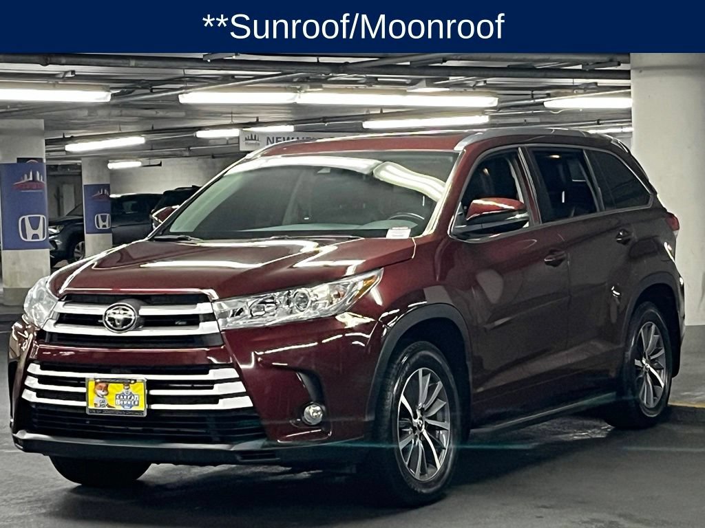 Used 2018 Toyota Highlander XLE AWD/4WD image 4