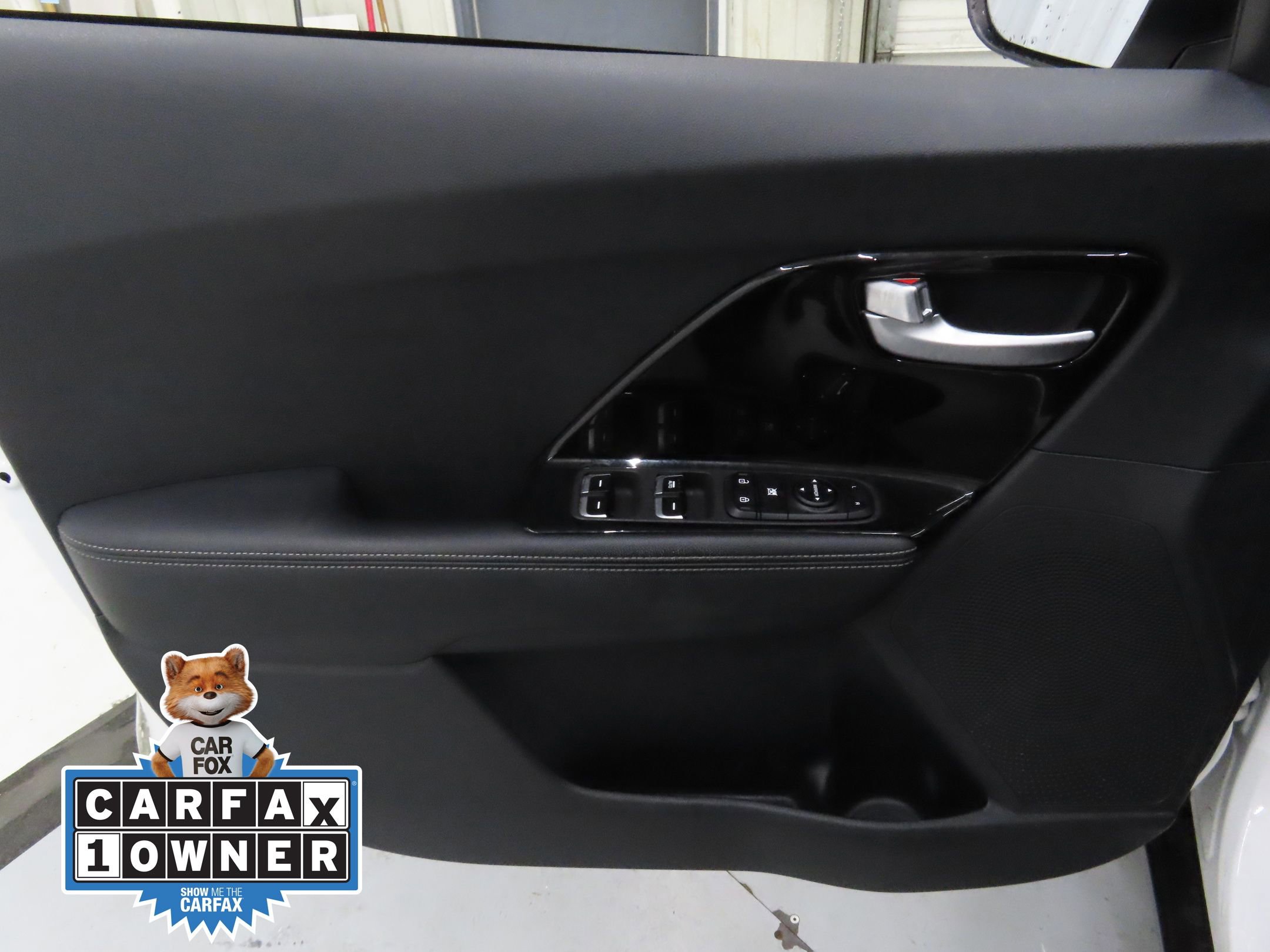 Used 2022 Kia Niro LXS image 8