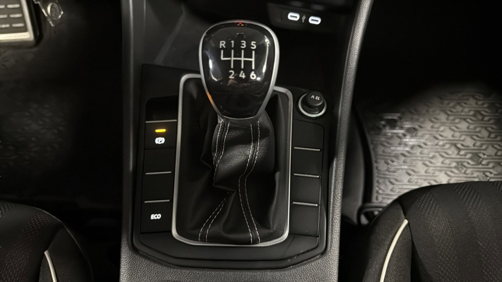 Certified 2024 Volkswagen Jetta Sport image 32