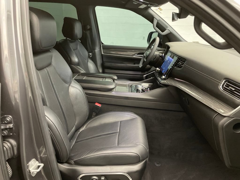 Certified 2022 Jeep Wagoneer Series III w/ Premium Group I AWD/4WD image 25