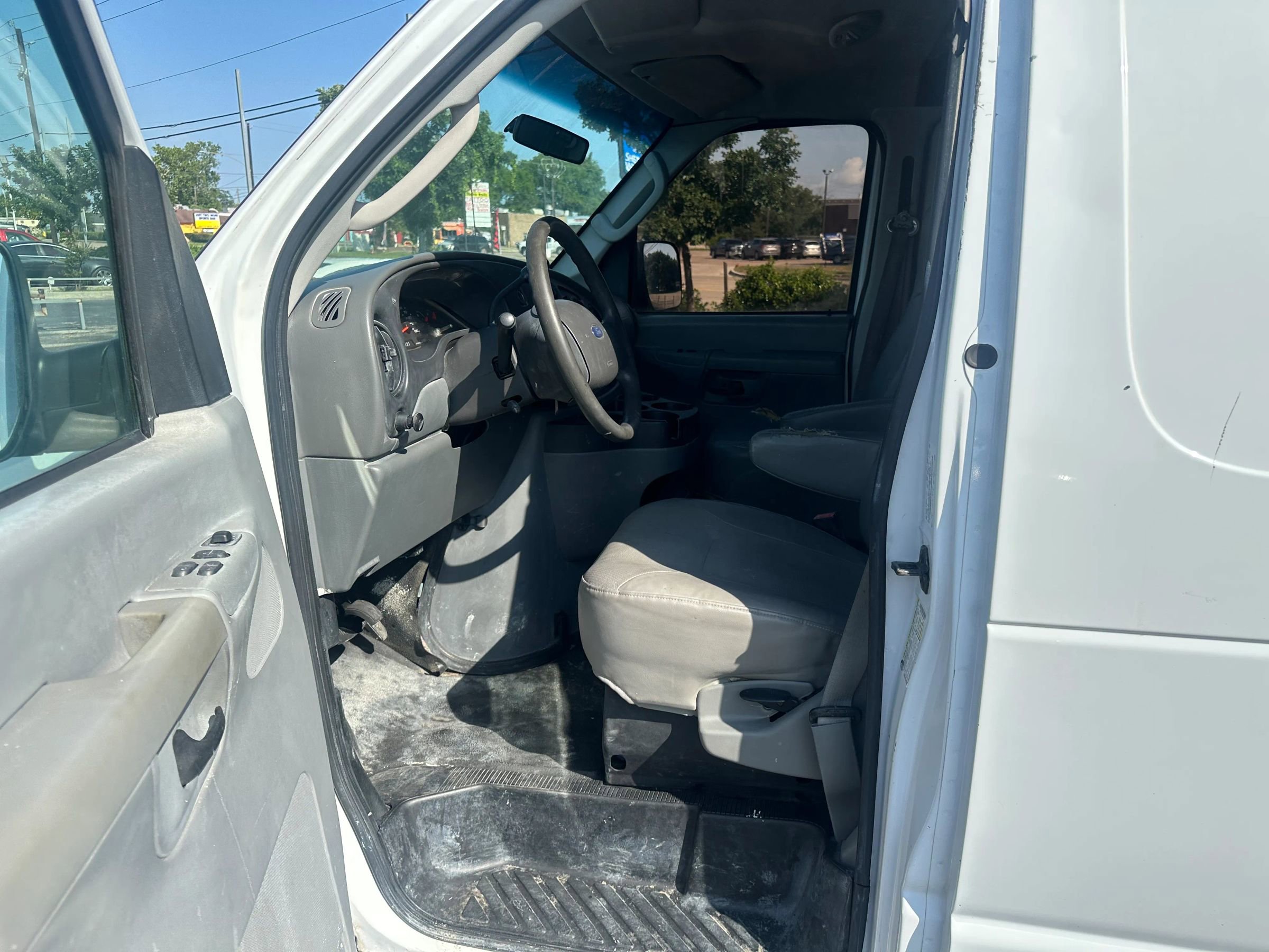 Used 2008 Ford E-150 and Econoline 150 image 9