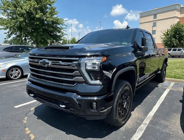 Used 2024 Chevrolet Silverado 3500 High Country w/ Technology Package AWD/4WD image 5