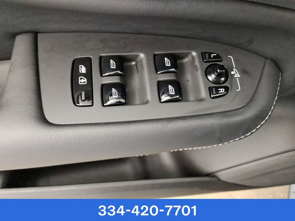 New 2025 Volvo XC90 T8 Ultra w/ Protection Package Premier image 17