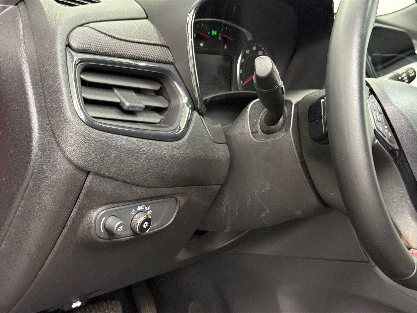 Used 2023 Chevrolet Equinox RS FWD image 18