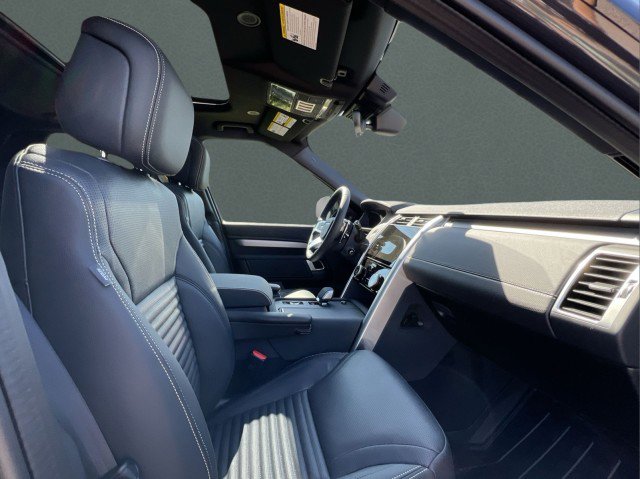 New 2025 Land Rover Discovery Dynamic SE image 23