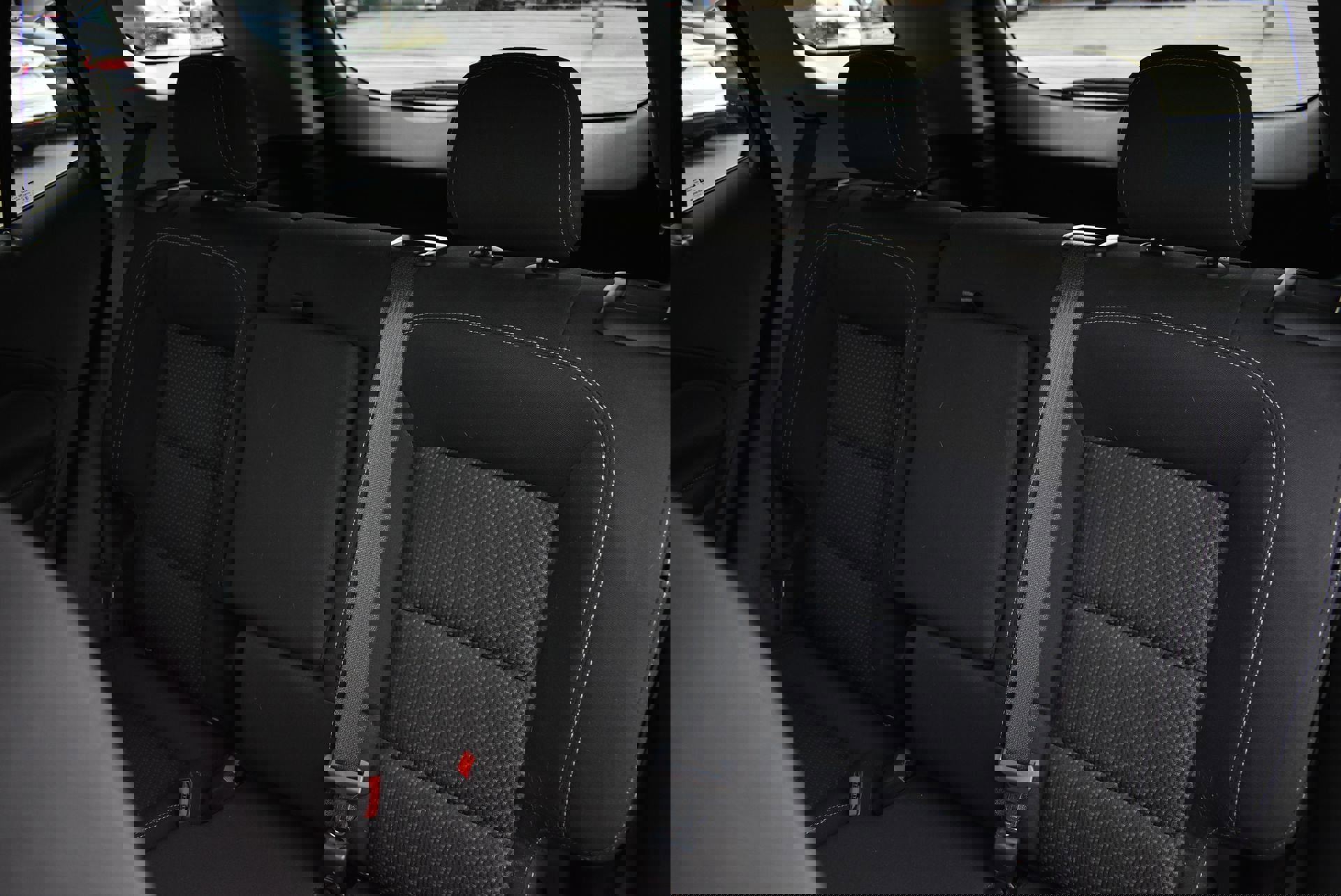 Used 2022 GMC Terrain SLE w/ Driver Convenience Package image 17