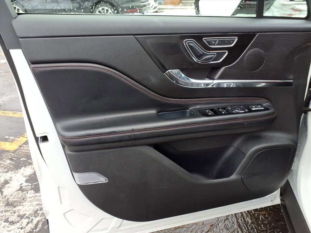 Certified 2023 Lincoln Corsair Reserve w/ Equipment Group 201A AWD/4WD image 13