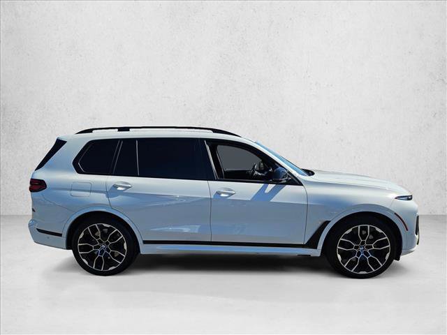 Used 2023 BMW X7 M60i image 4