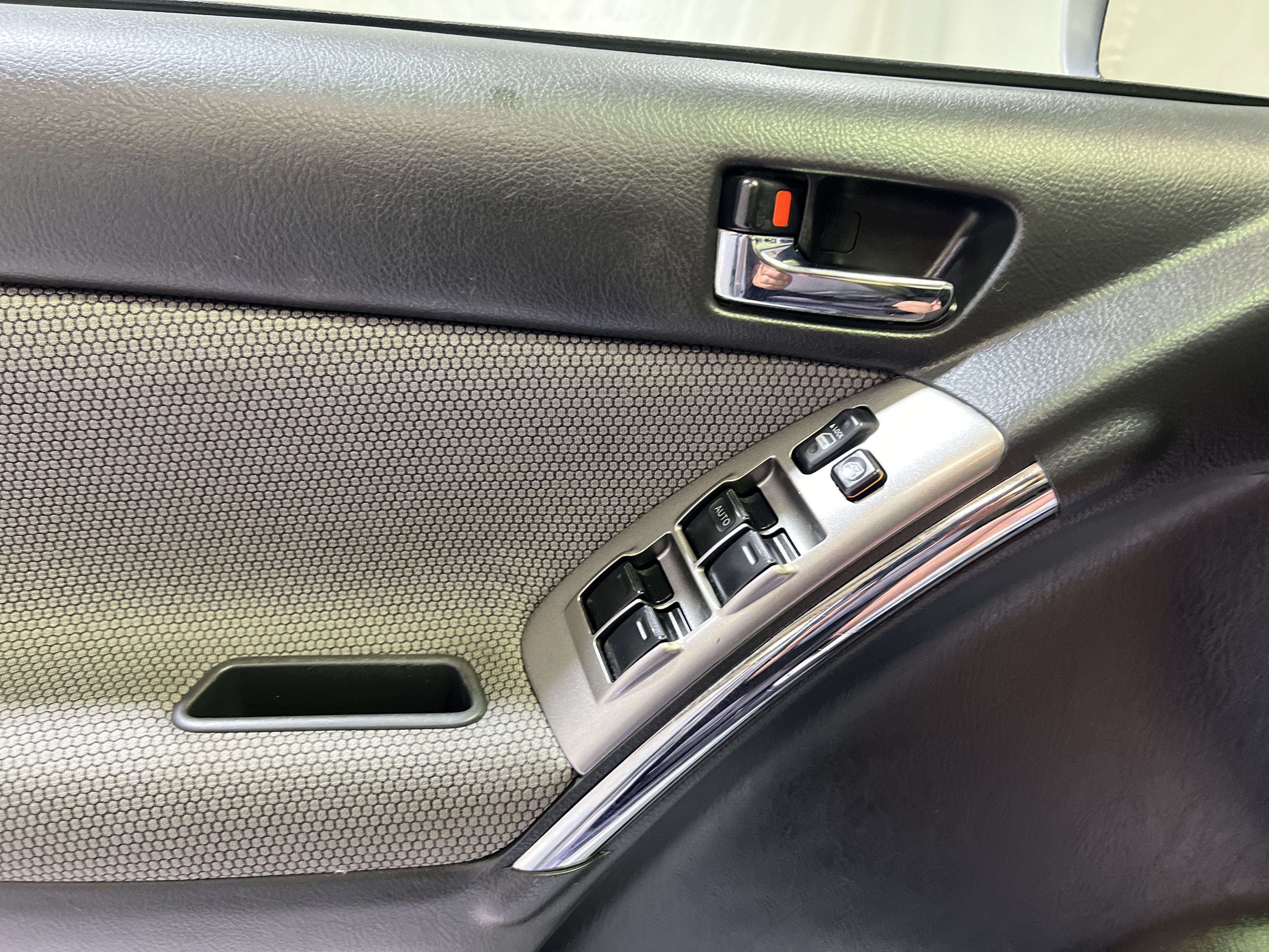 Used 2007 Toyota Matrix FWD image 23