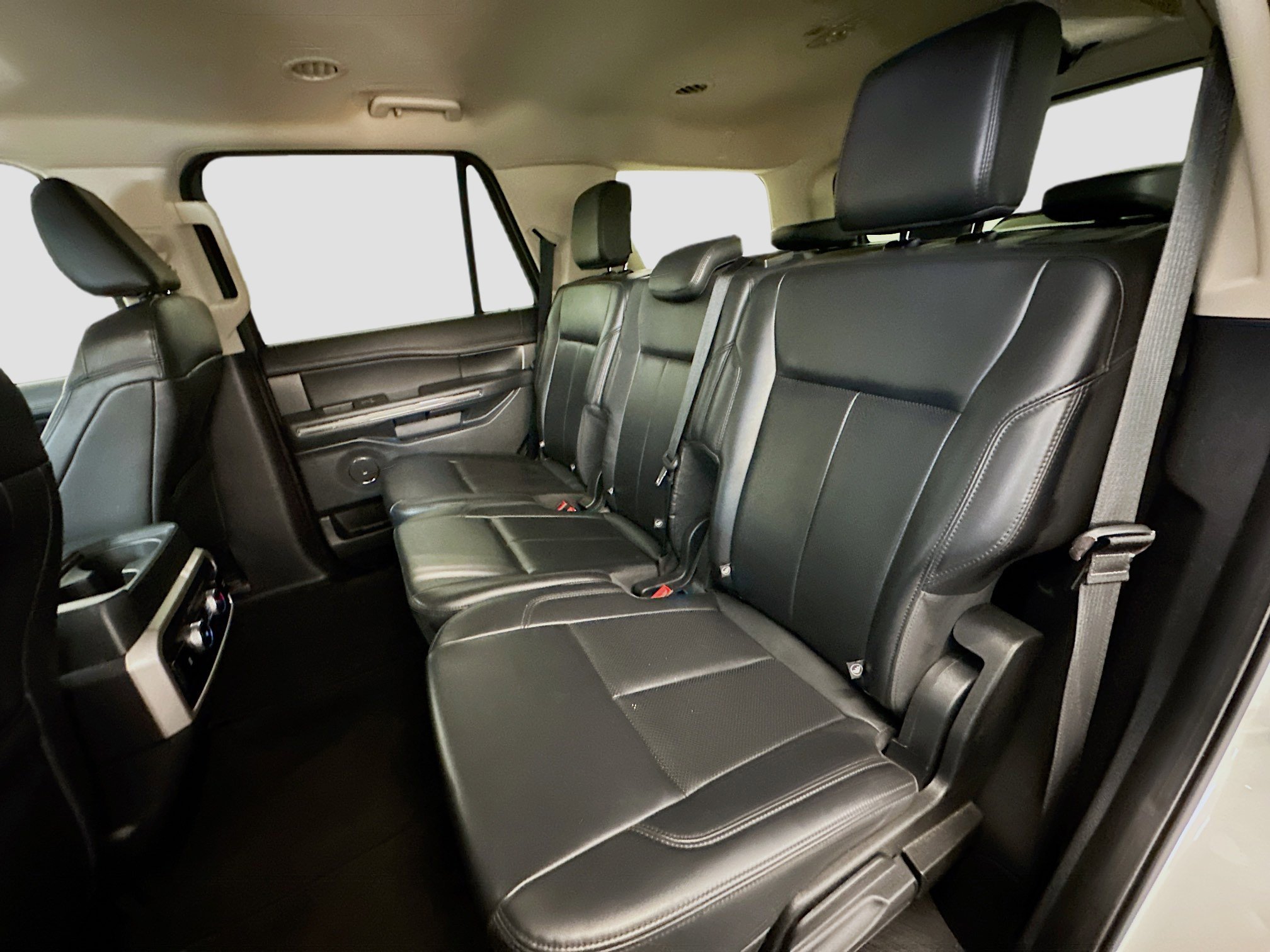 Used 2024 Ford Expedition XLT image 29