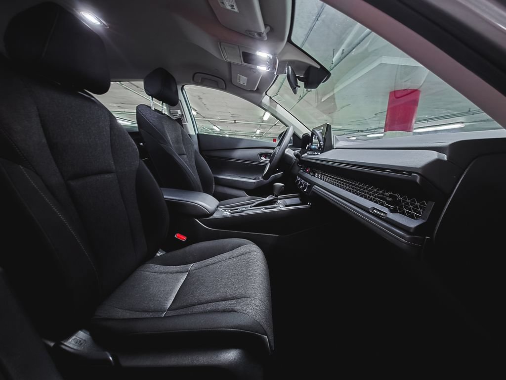 Used 2023 Honda Accord LX image 32