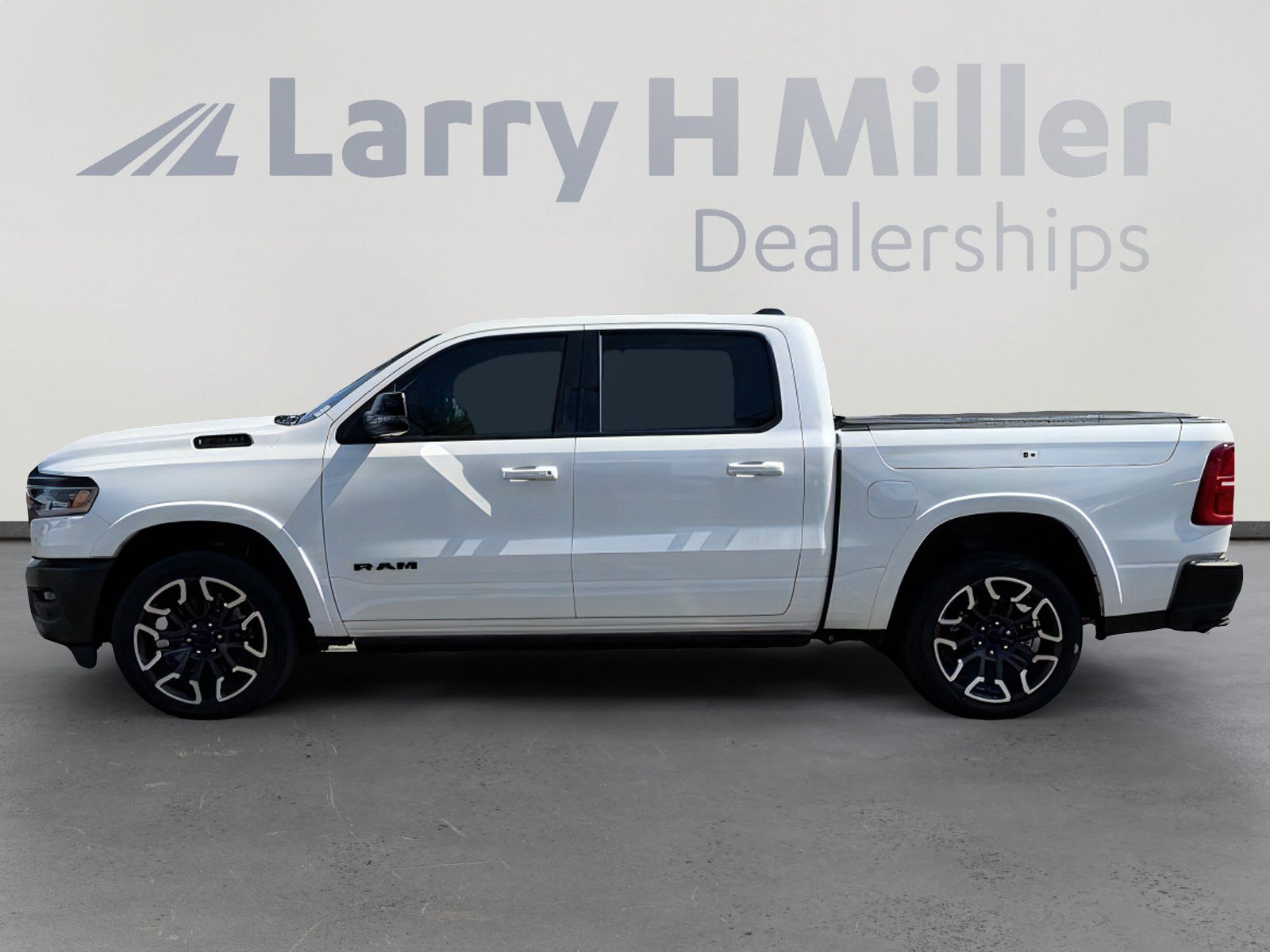 Certified 2025 RAM 1500 Limited AWD/4WD image 2