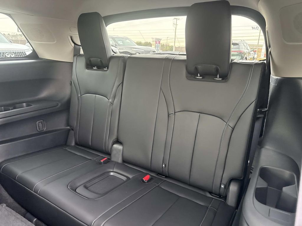 New 2026 INFINITI QX60 Luxe image 18