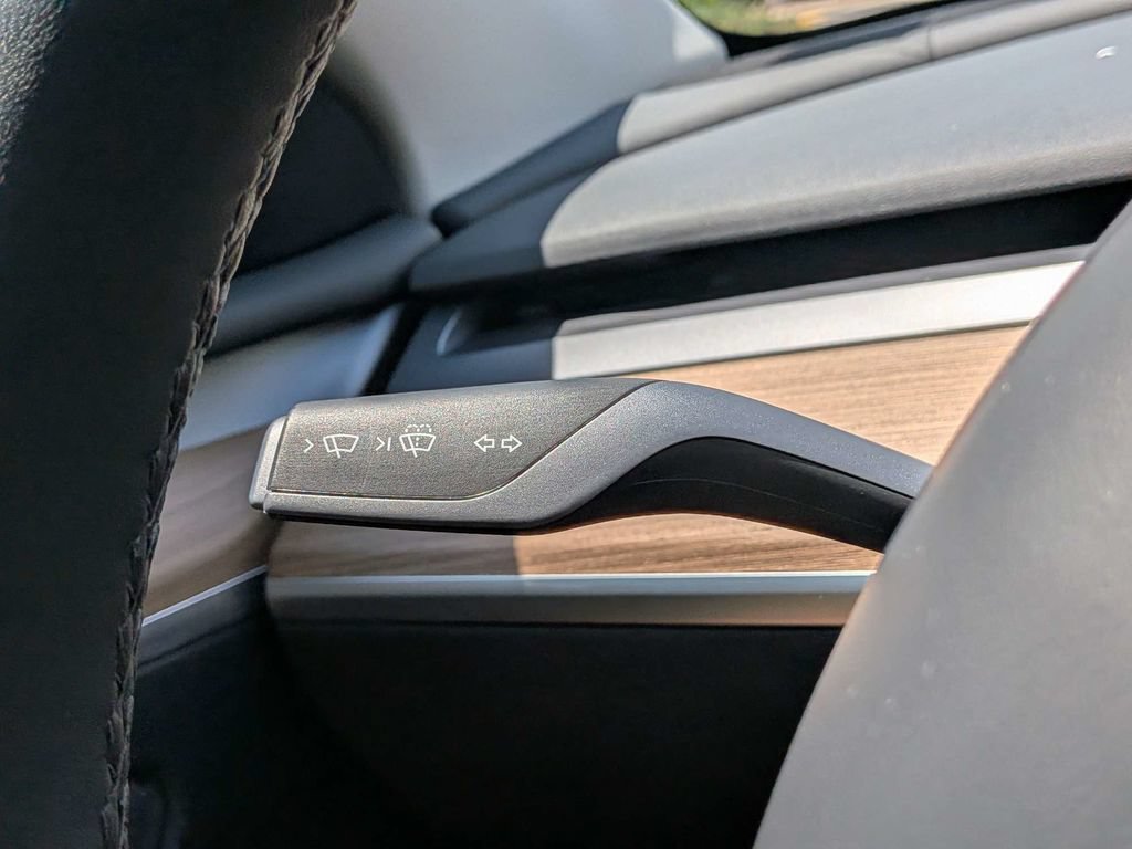Used 2022 Tesla Model Y Performance AWD/4WD image 41