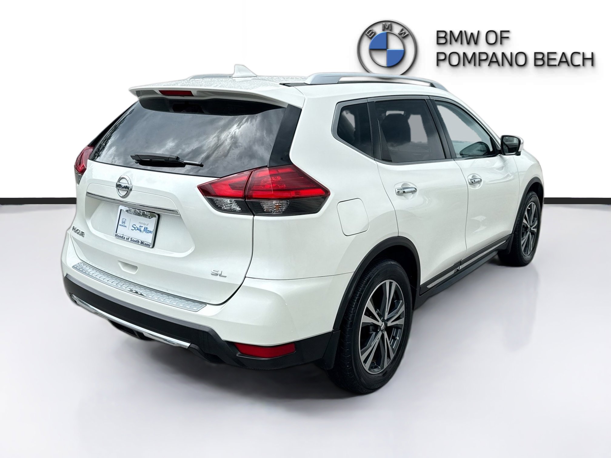 Used 2017 Nissan Rogue SL image 6