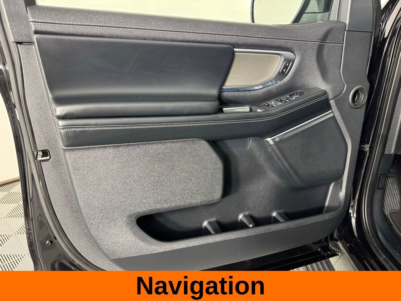 Used 2025 Ford Expedition Max Platinum image 10