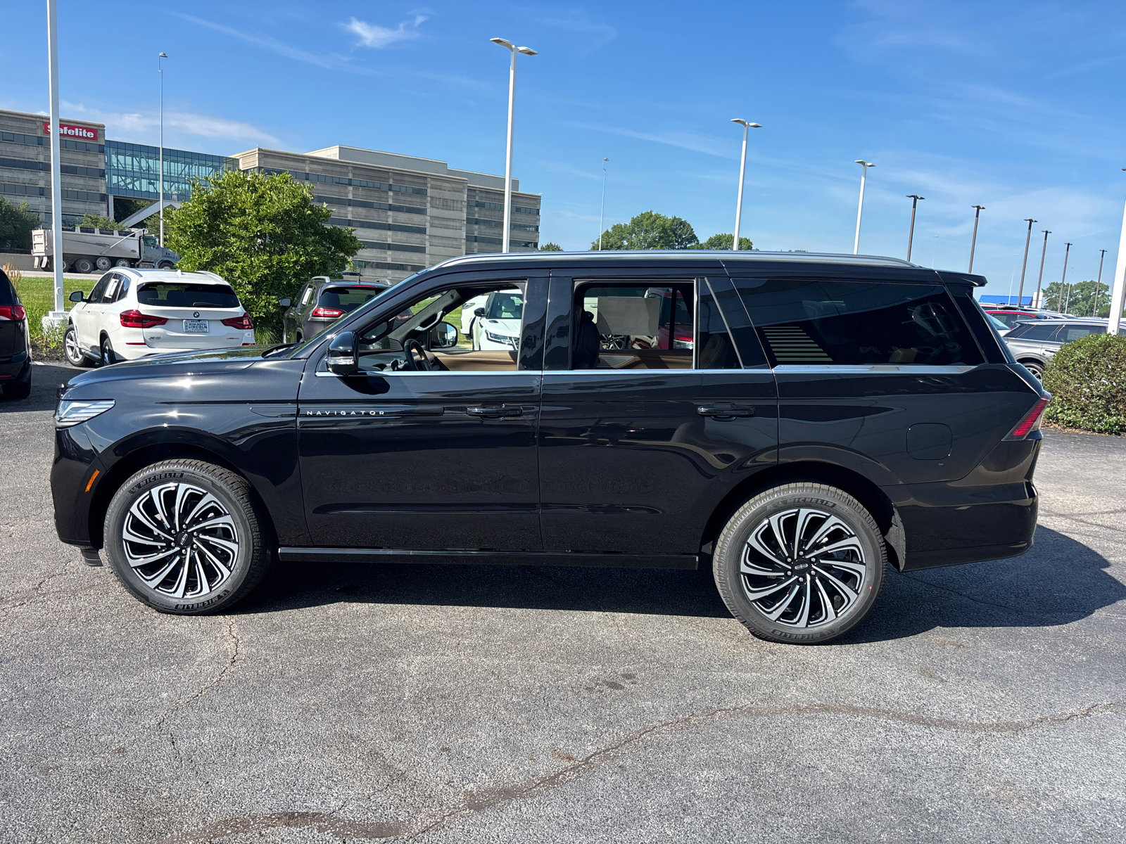 New 2027 Lincoln Navigator Black Label AWD/4WD image 4