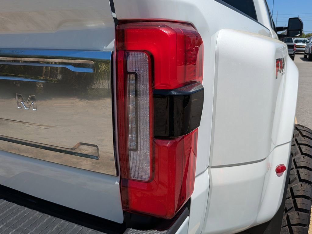 Used 2024 Ford F450 Platinum w/ FX4 Off-Road Package AWD/4WD image 12