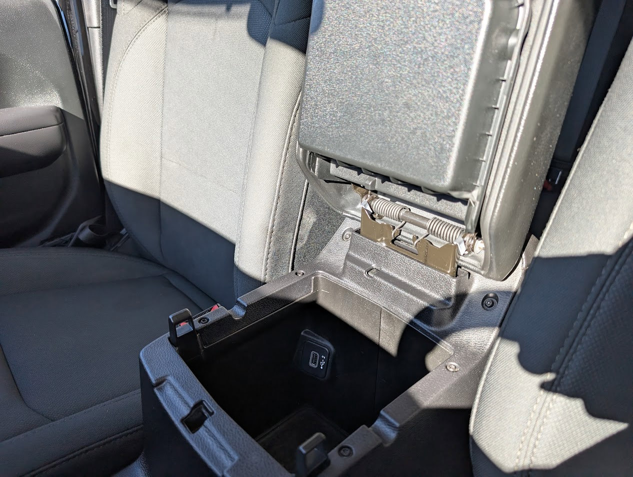 Used 2018 Jeep Wrangler Unlimited Sport S image 29