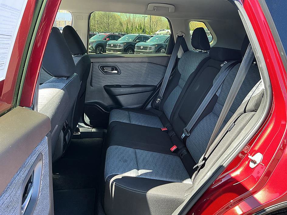 Certified 2023 Nissan Rogue SV image 22