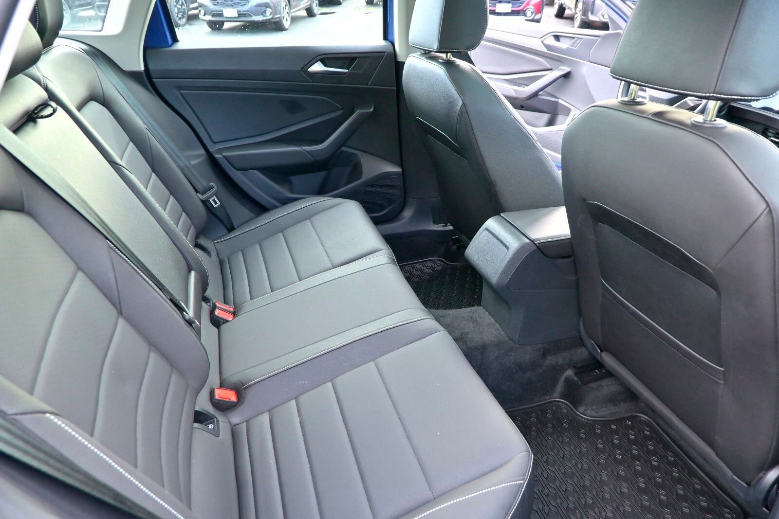 Used 2024 Volkswagen Jetta SE w/ Panoramic Sunroof Package image 19