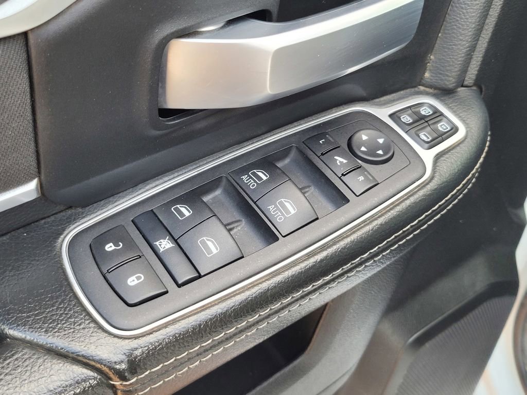 Used 2024 RAM 3500 Big Horn AWD/4WD image 16