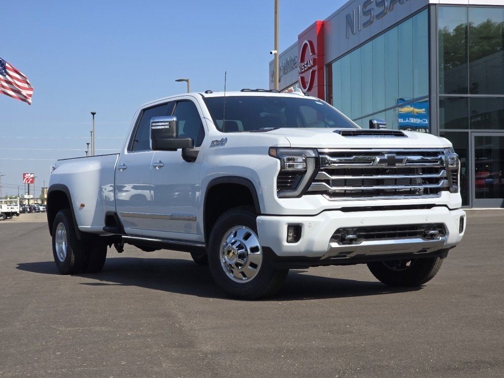 New 2026 Chevrolet Silverado 3500 High Country w/ High Country Premium Package AWD/4WD image 2