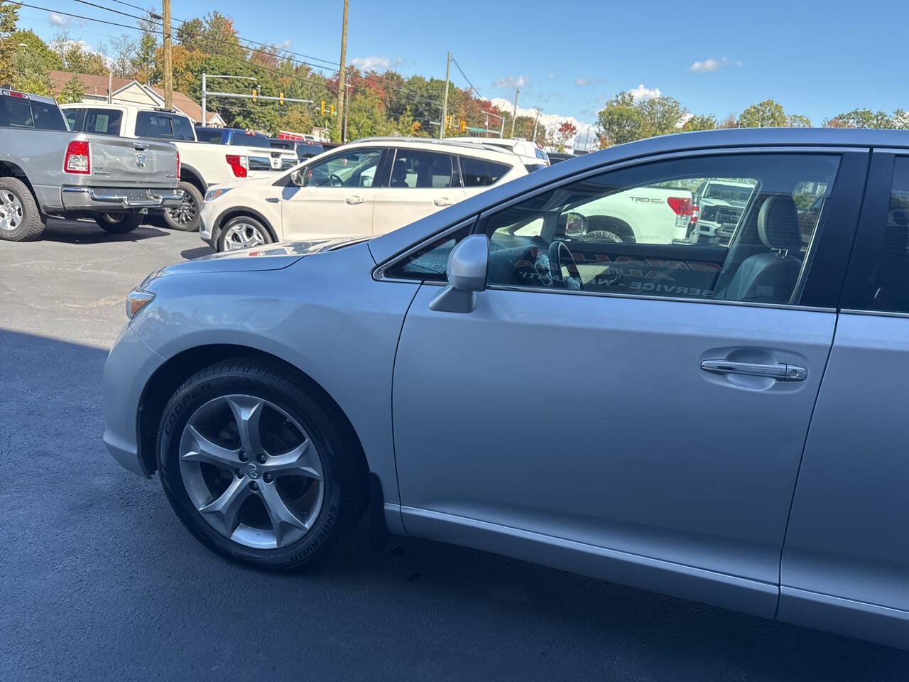Used 2011 Toyota Venza AWD w/ Comfort Pkg image 4