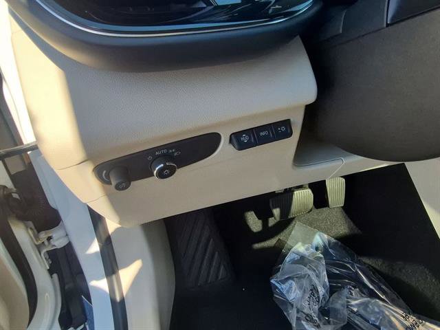 Used 2021 Buick Envision Avenir image 60