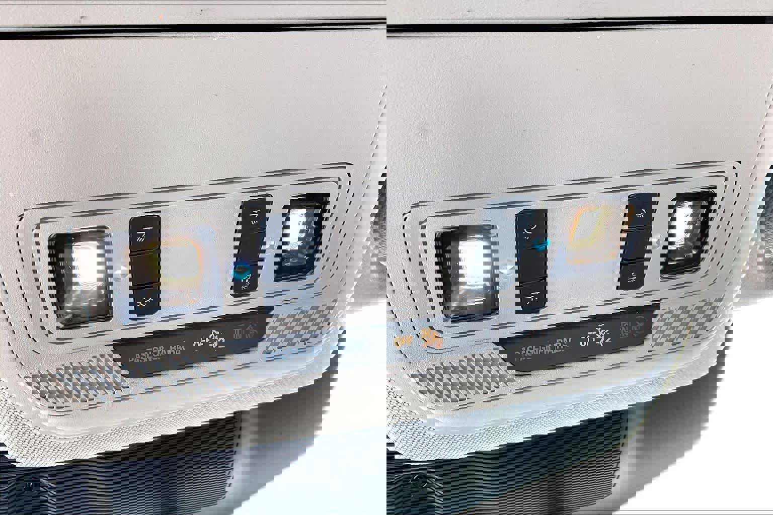 Used 2022 Ford Explorer XLT w/ Equipment Group 202A image 34