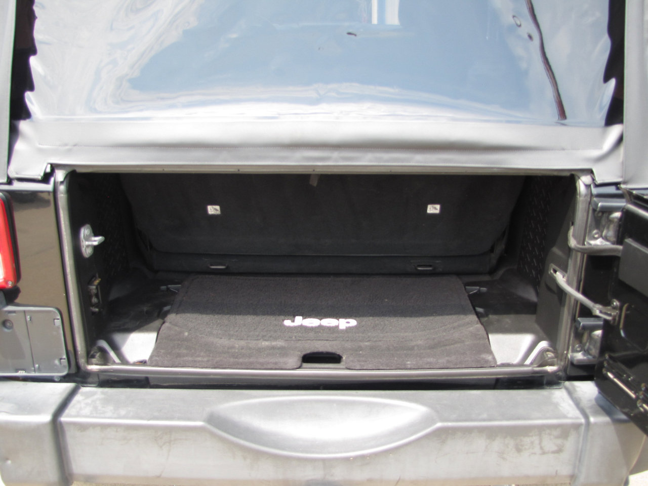 Used 2015 Jeep Wrangler Sport image 6