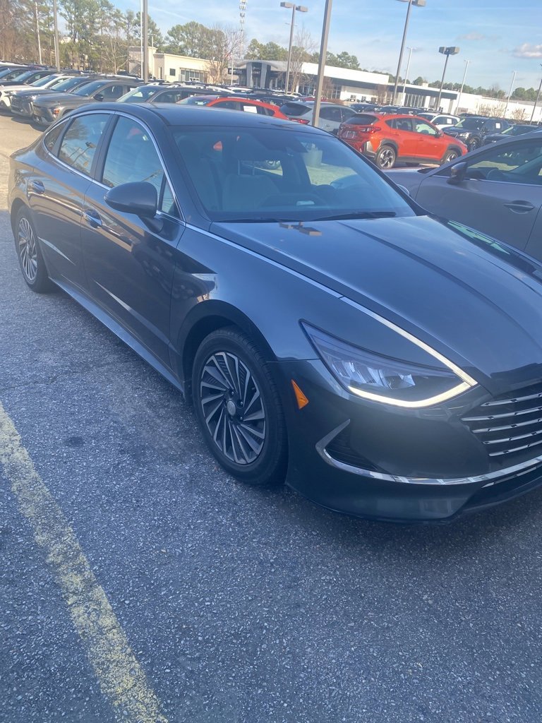 Used 2022 Hyundai Sonata SEL w/ Winter Weather Package image 2