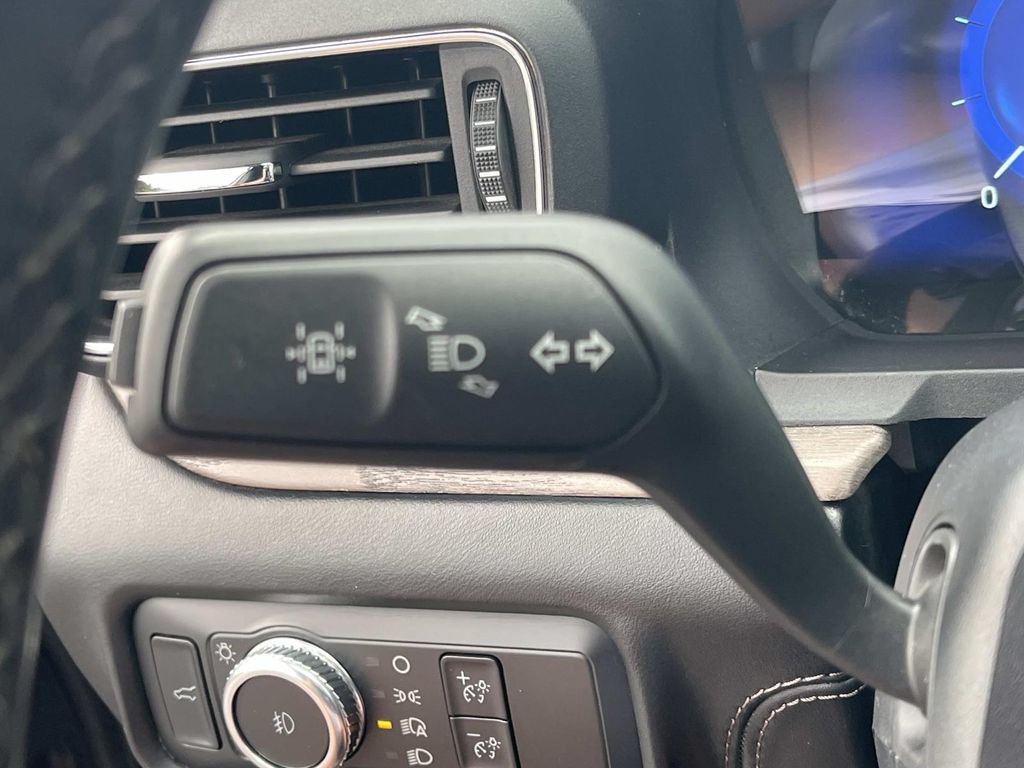 Used 2021 Ford Explorer Platinum w/ Premium Technology Package RWD image 44