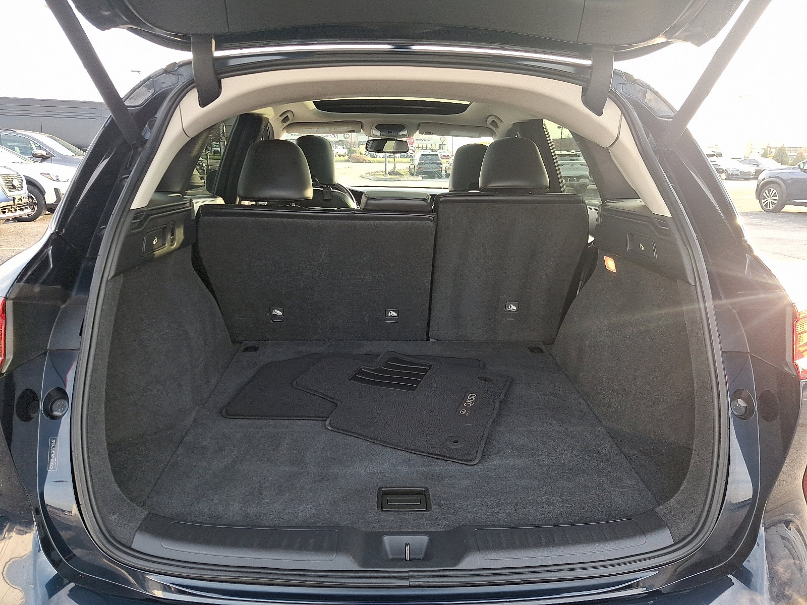 Used 2019 INFINITI QX50 Essential w/ Premium Heat Package image 27