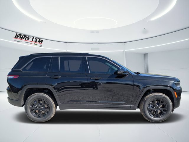 New 2026 Jeep Grand Cherokee Altitude RWD image 2