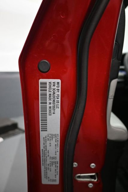 Used 2025 Jeep Compass Limited image 15